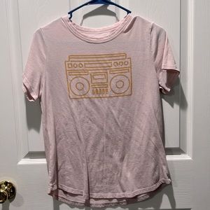 Light pink Radio graphic lounge red